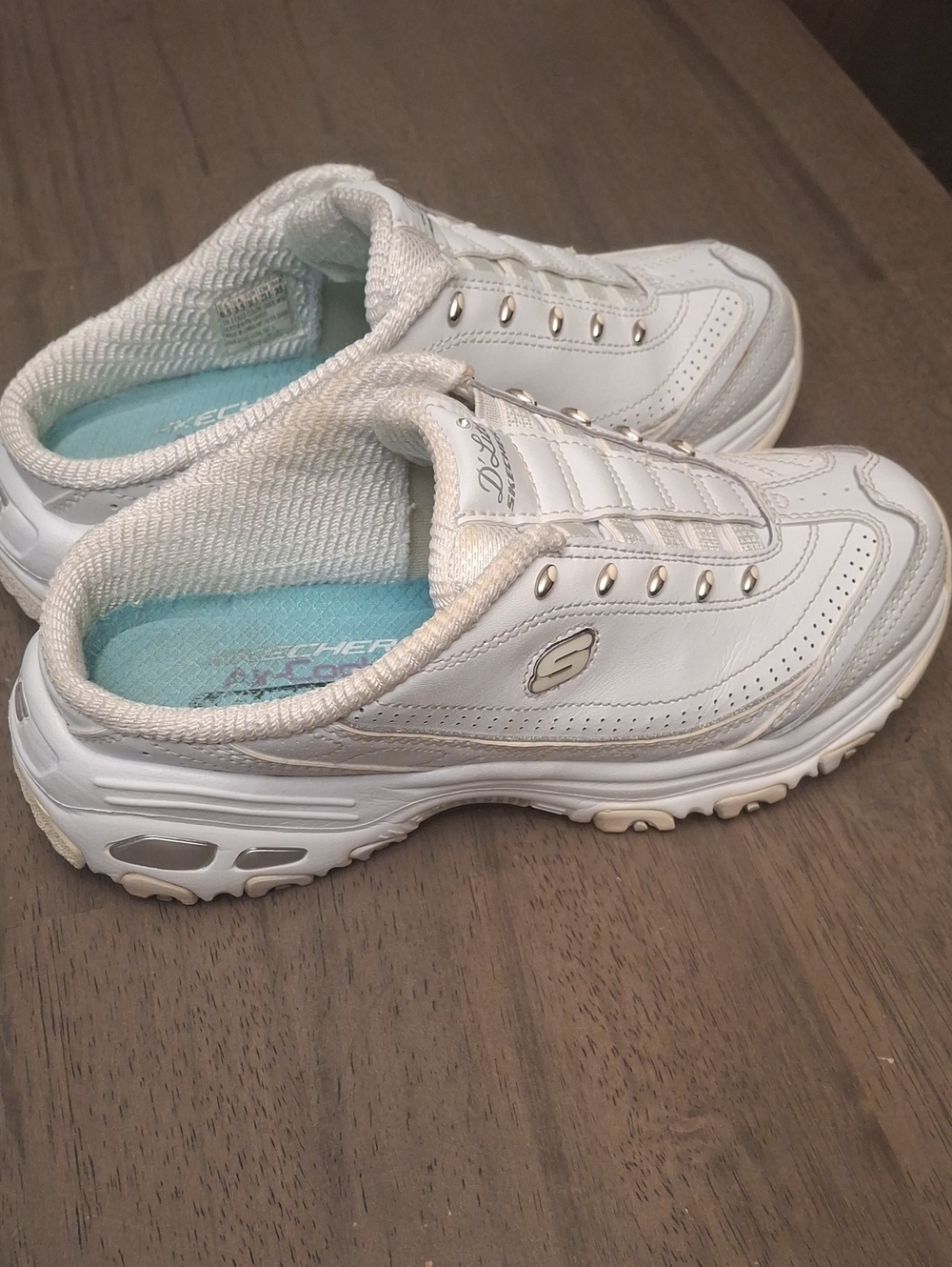 Skechers Memory Foam D'Lites Slip On Woman 6.5